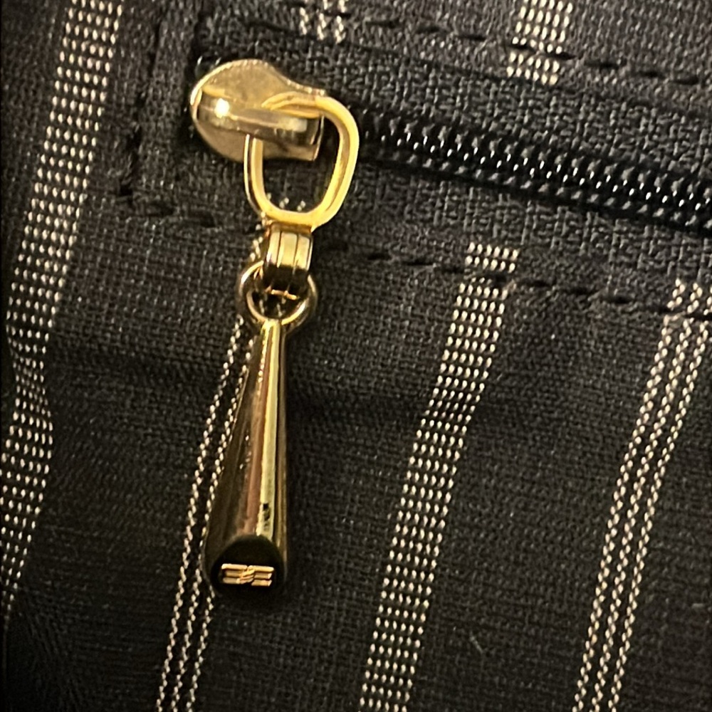 Balenciaga Black Leather Second Toiletry Bag Luxury Balenciaga EUC - Picture 16 of 17